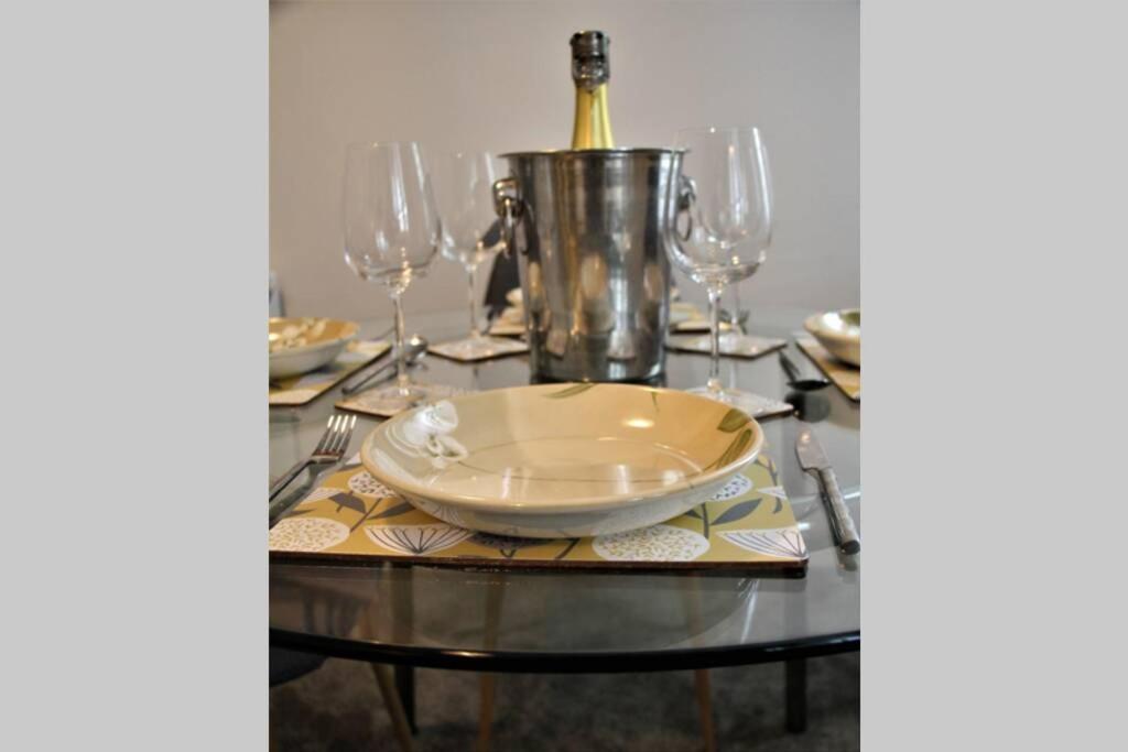 The Alvaros Apartment Southend-on-Sea Ngoại thất bức ảnh