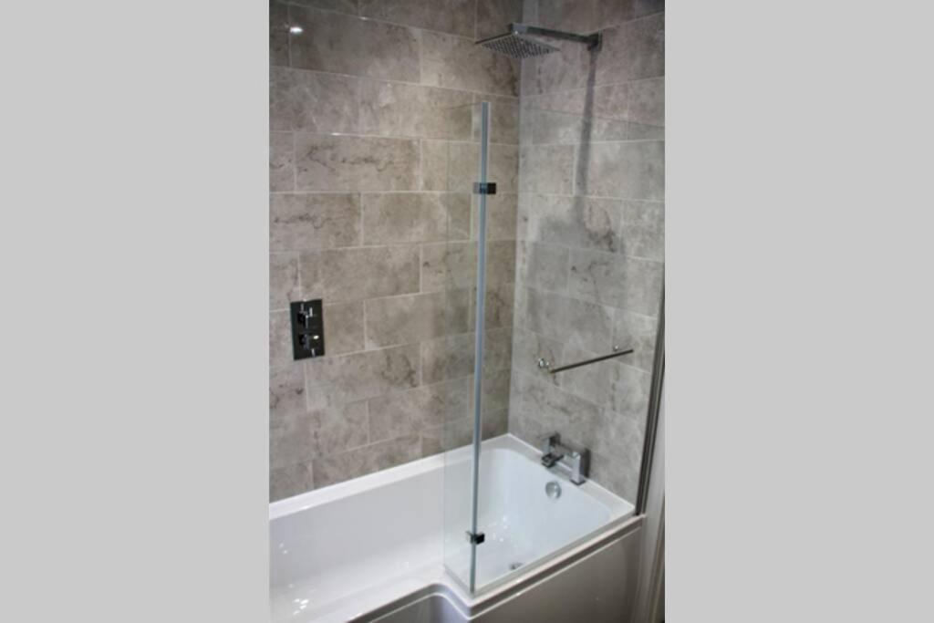 The Alvaros Apartment Southend-on-Sea Ngoại thất bức ảnh